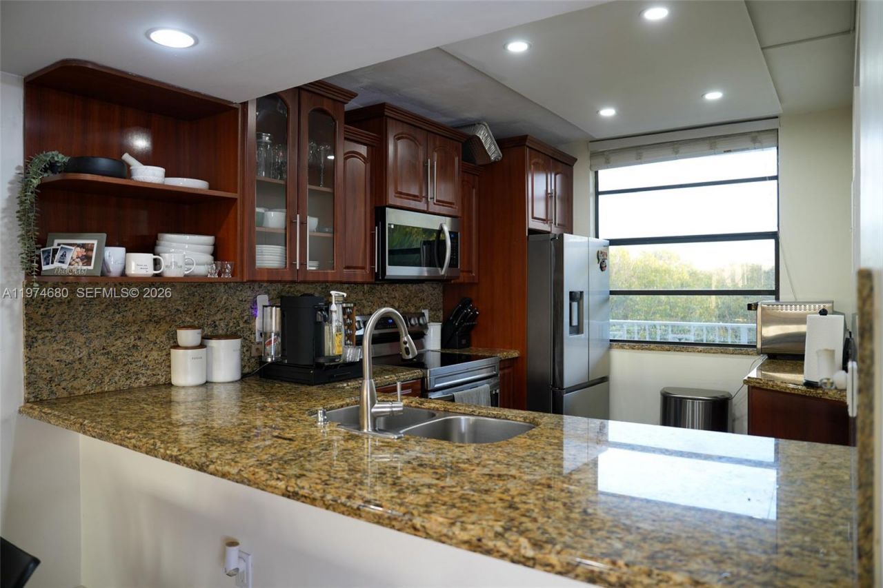 1709 Whitehall Dr, Unit 405, Davie, FL 33324 Photo