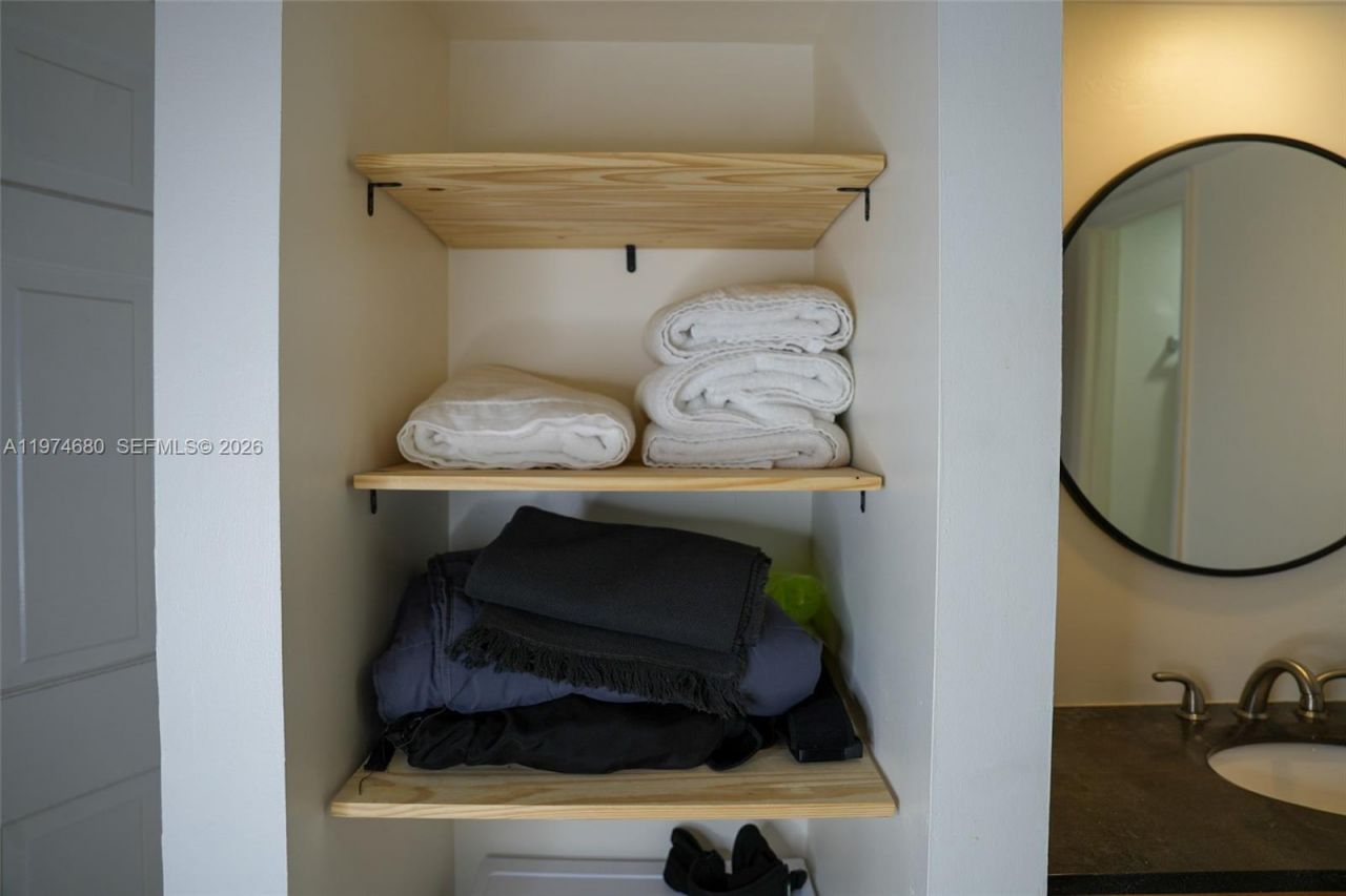 1709 Whitehall Dr, Unit 405, Davie, FL 33324 Photo