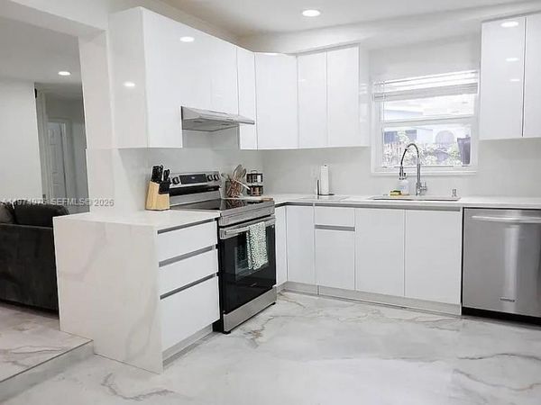 1649 NE 8th Ave , Fort Lauderdale, FL 33305