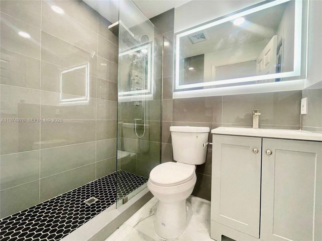 1649 NE 8th Ave , Fort Lauderdale, FL 33305 Photo