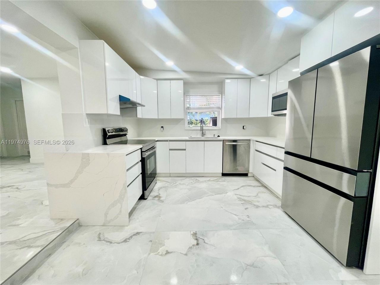 1649 NE 8th Ave , Fort Lauderdale, FL 33305 Photo