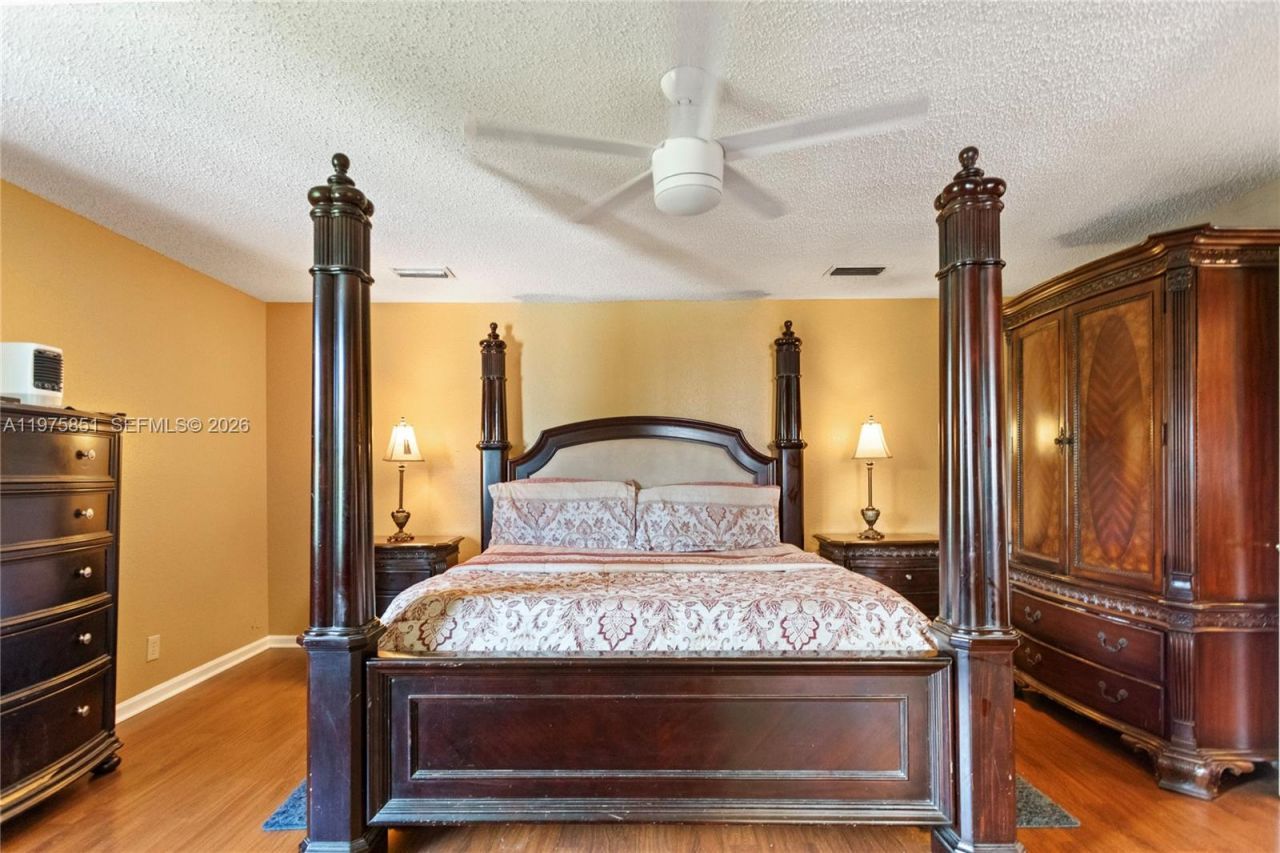 1071 SW 101st Ter, Pembroke Pines, FL 33025 Photo