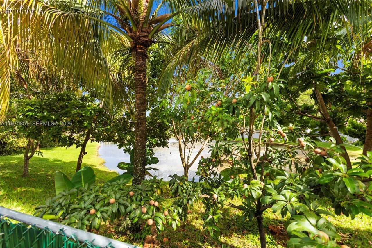 1071 SW 101st Ter, Pembroke Pines, FL 33025 Photo