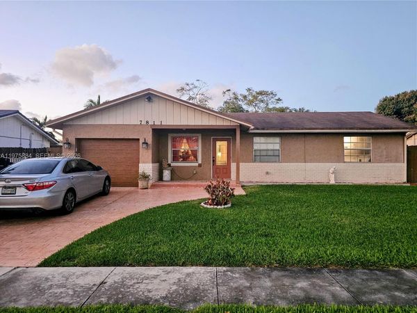 7811 NW 47th St , Lauderhill, FL 33351