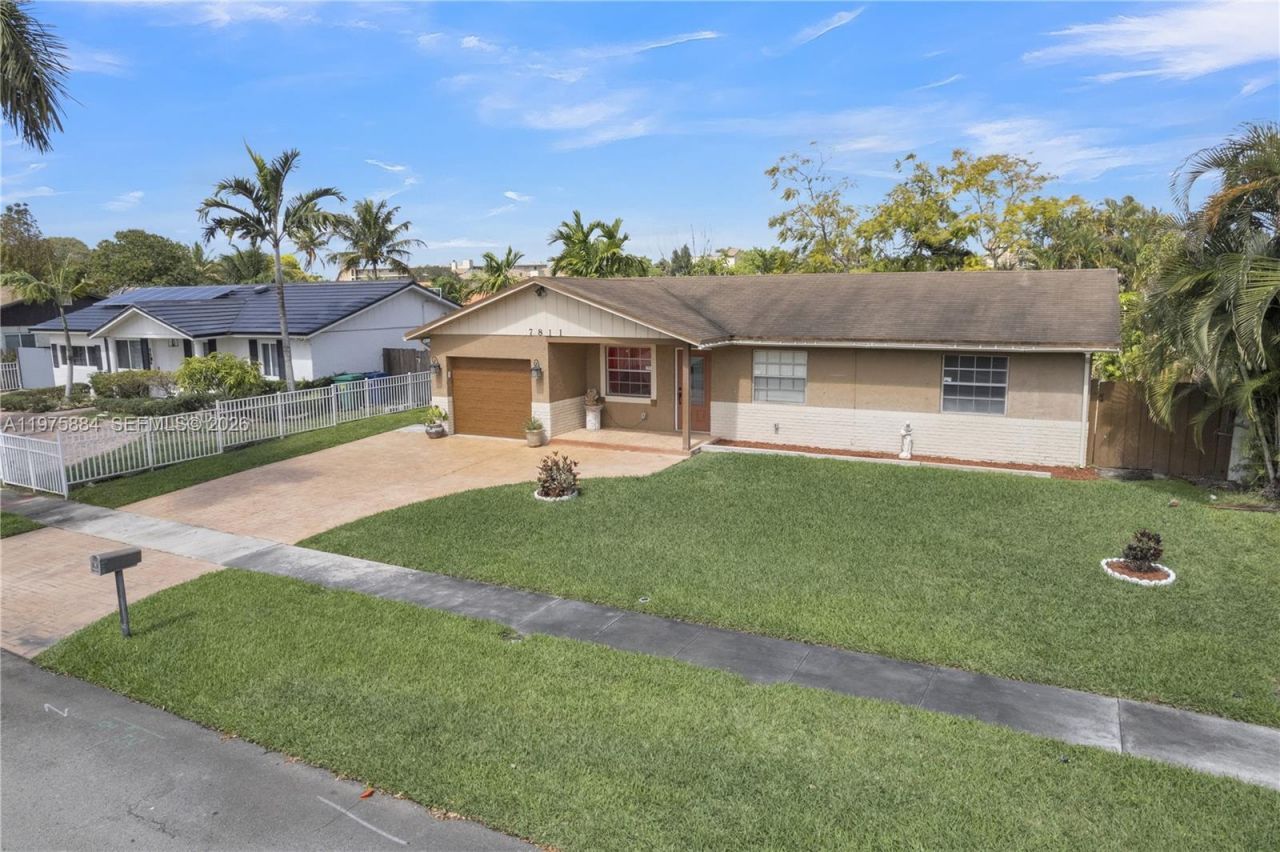 7811 NW 47th St , Lauderhill, FL 33351 Photo
