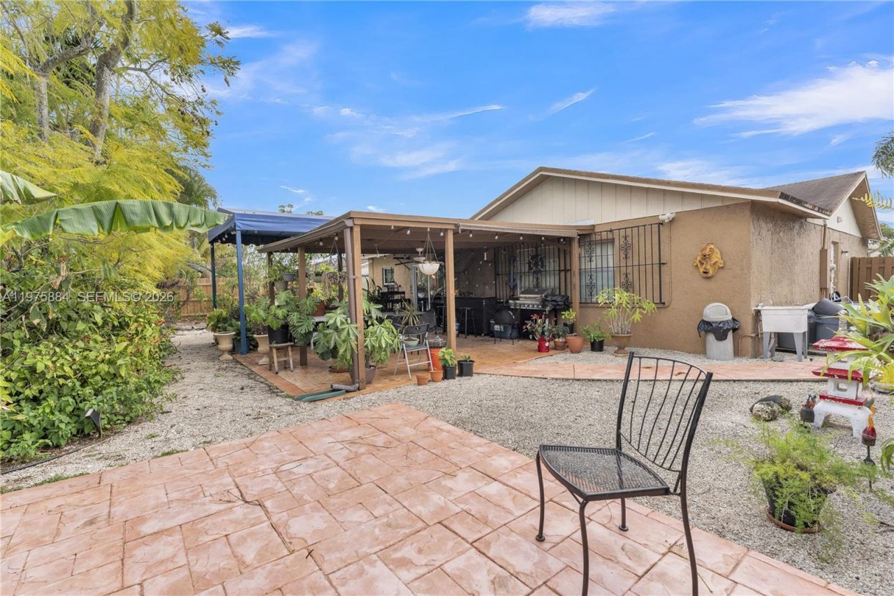 7811 NW 47th St , Lauderhill, FL 33351 Photo