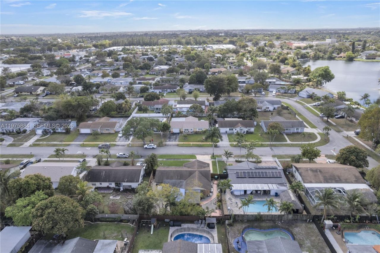 7811 NW 47th St , Lauderhill, FL 33351 Photo
