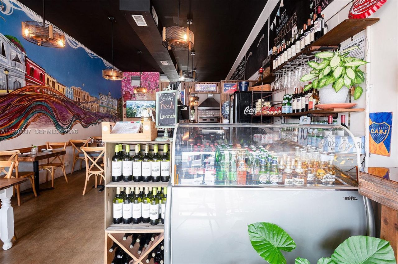 653 NE 125th St , North Miami, FL 33161 Photo