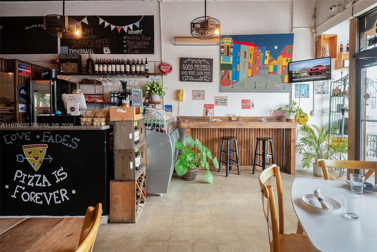 653 NE 125th St , North Miami, FL 33161 Photo