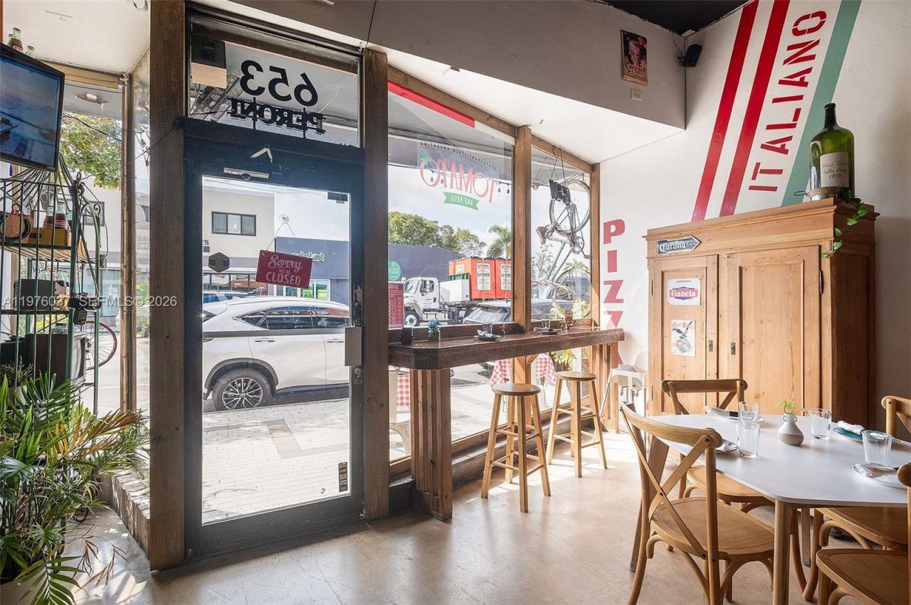 653 NE 125th St , North Miami, FL 33161 Photo