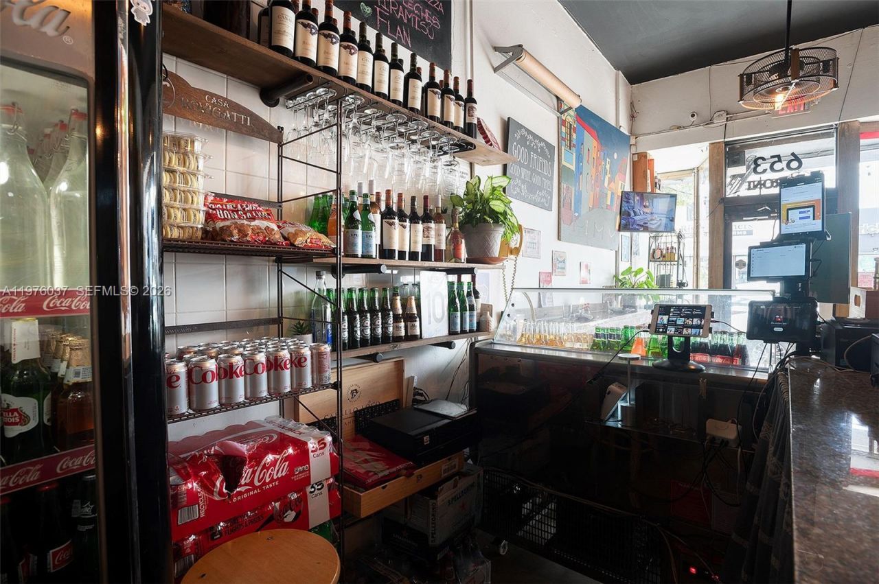 653 NE 125th St , North Miami, FL 33161 Photo