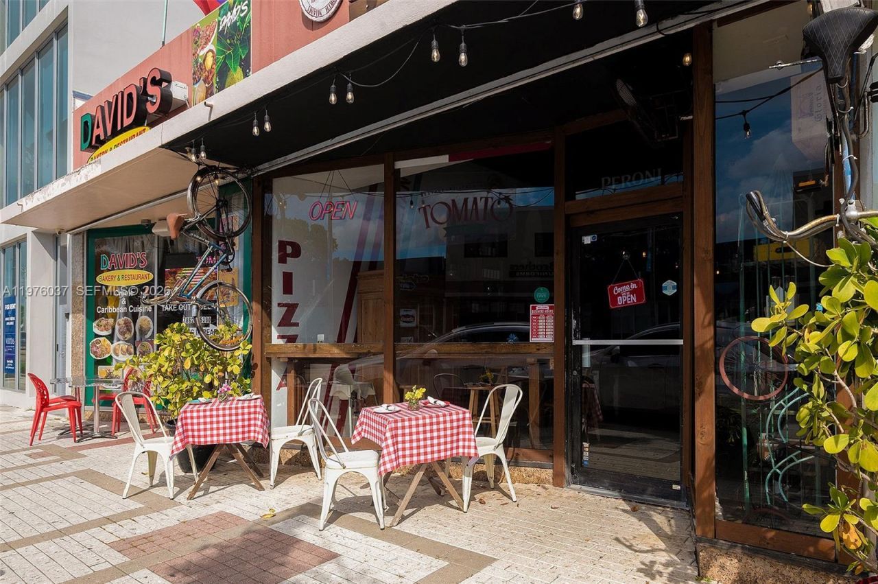 653 NE 125th St , North Miami, FL 33161 Photo