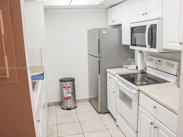 10818 N Kendall Dr , Unit R25, Miami, FL 33176