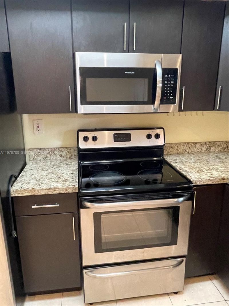 1024 W 79th St , Unit 1024, Hialeah, FL 33014 Photo