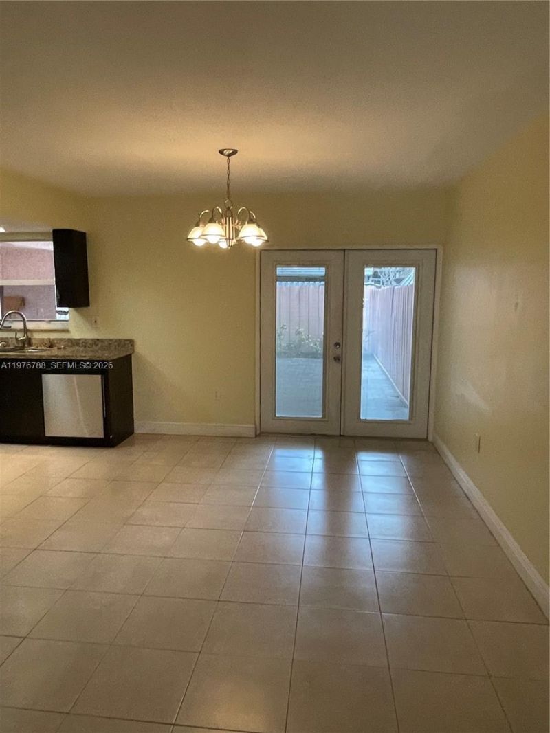 1024 W 79th St , Unit 1024, Hialeah, FL 33014 Photo