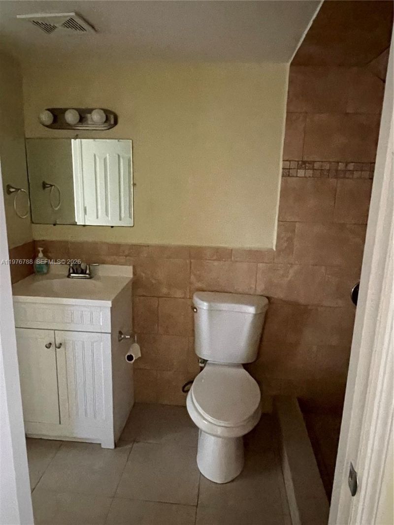 1024 W 79th St , Unit 1024, Hialeah, FL 33014 Photo