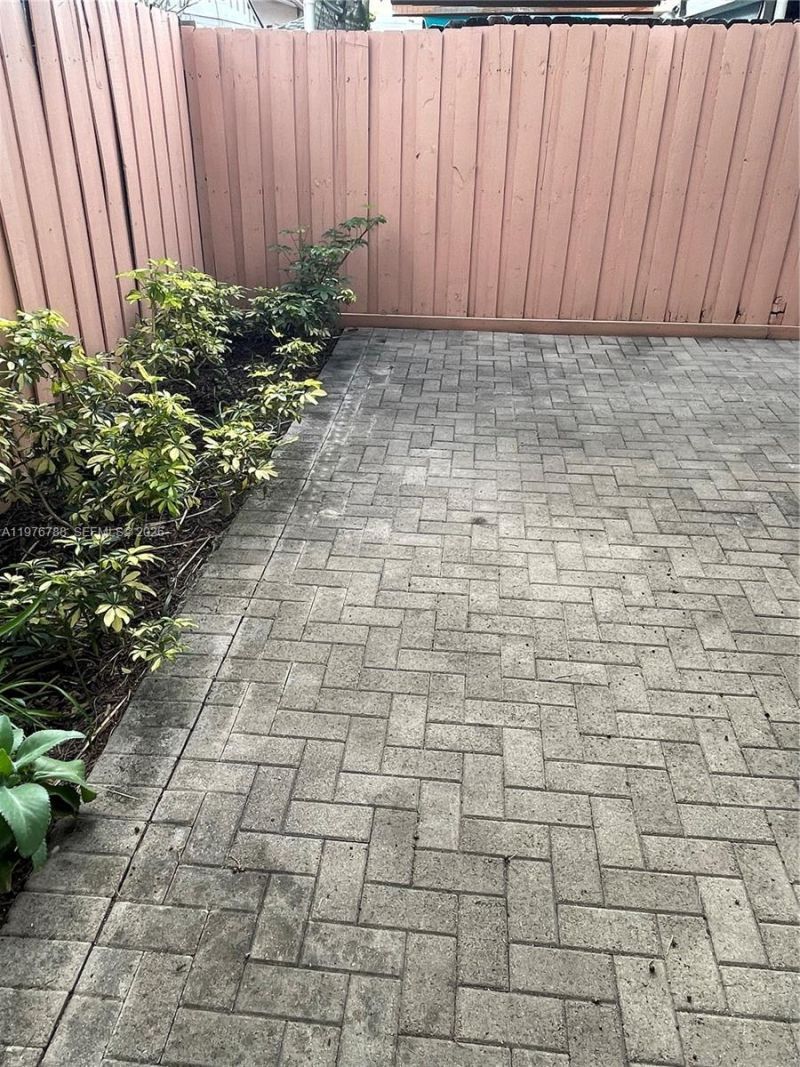 1024 W 79th St , Unit 1024, Hialeah, FL 33014 Photo