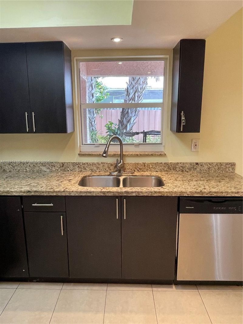 1024 W 79th St , Unit 1024, Hialeah, FL 33014 Photo