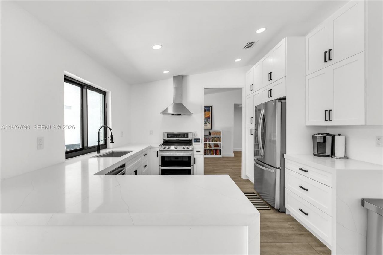 8001 SW 90th Ave, Miami, FL 33173 Photo