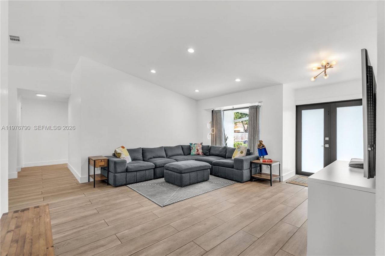 8001 SW 90th Ave, Miami, FL 33173 Photo