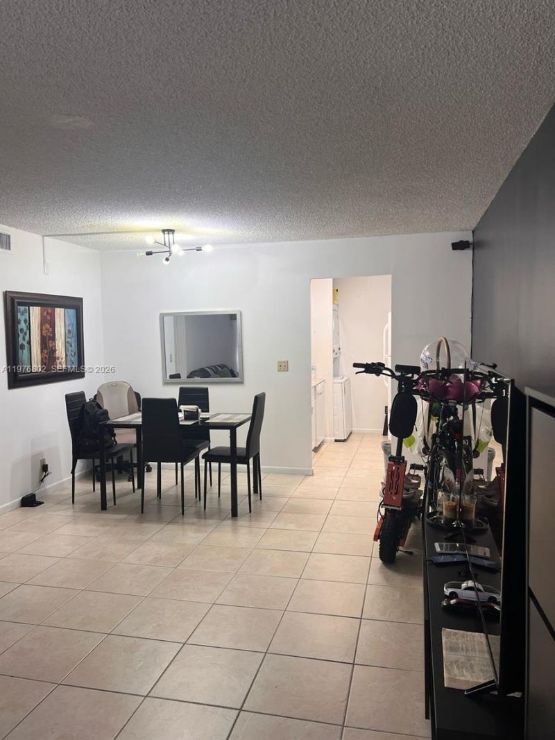 10204 Twin Lakes Dr, Unit 14-H, Coral Springs, FL 33071 Photo