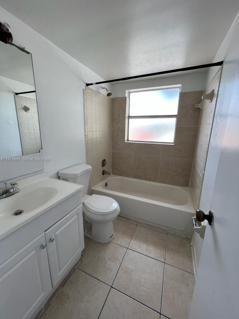 10204 Twin Lakes Dr, Unit 14-H, Coral Springs, FL 33071 Photo