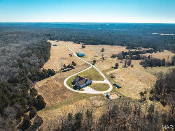 11373 Thunder Ridge Road , Richwoods, MO 63071