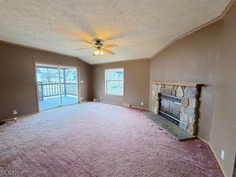 527 W 3rd Street , Uhrichsville, OH 44683 Photo 10