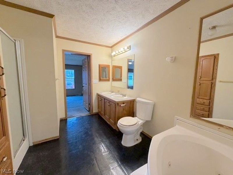 527 W 3rd Street , Uhrichsville, OH 44683 Photo 13