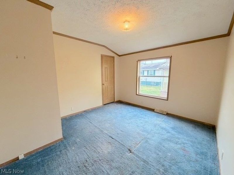 527 W 3rd Street , Uhrichsville, OH 44683 Photo 14