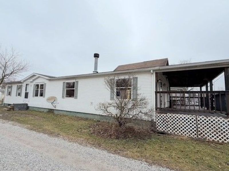 527 W 3rd Street , Uhrichsville, OH 44683 Photo 2