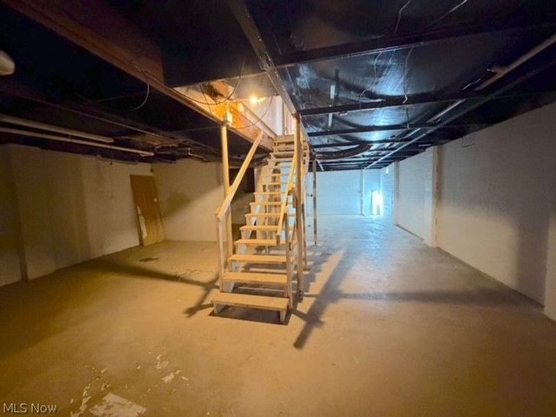 527 W 3rd Street , Uhrichsville, OH 44683 Photo 22