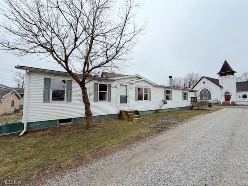 527 W 3rd Street , Uhrichsville, OH 44683 Photo 25