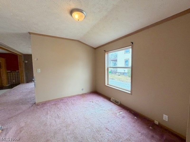 527 W 3rd Street , Uhrichsville, OH 44683 Photo 5