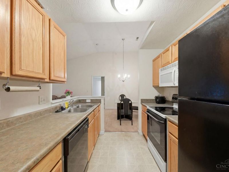 3414 North Bend Road, Unit 8, Cincinnati, OH 45239 Photo 17