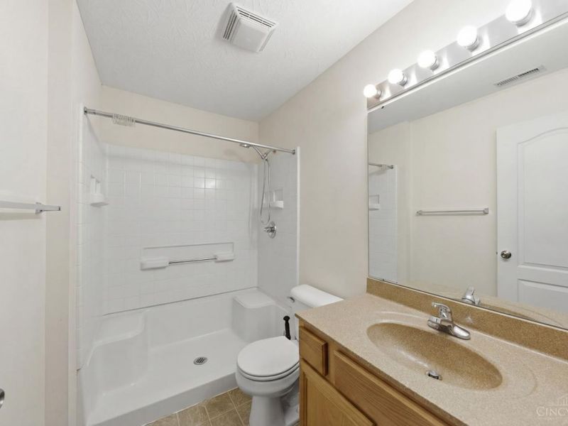 3414 North Bend Road, Unit 8, Cincinnati, OH 45239 Photo 24