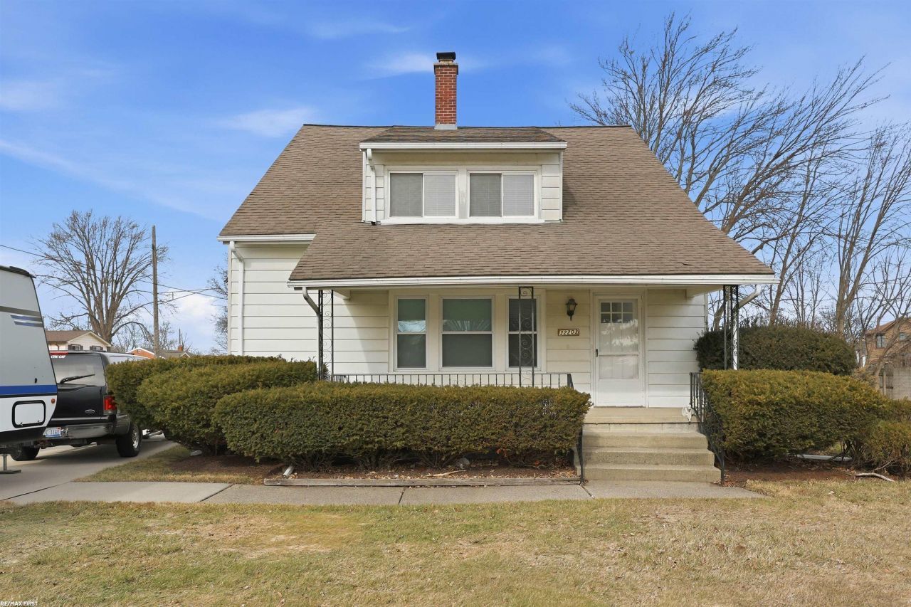 32203 Jefferson Avenue, Saint Clair Shores, MI 48082 Main Photo