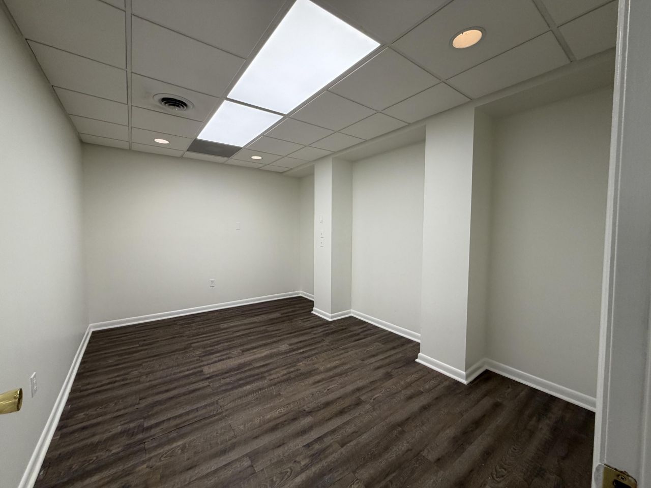 2850 Ashley Phosphate Road Photo 11