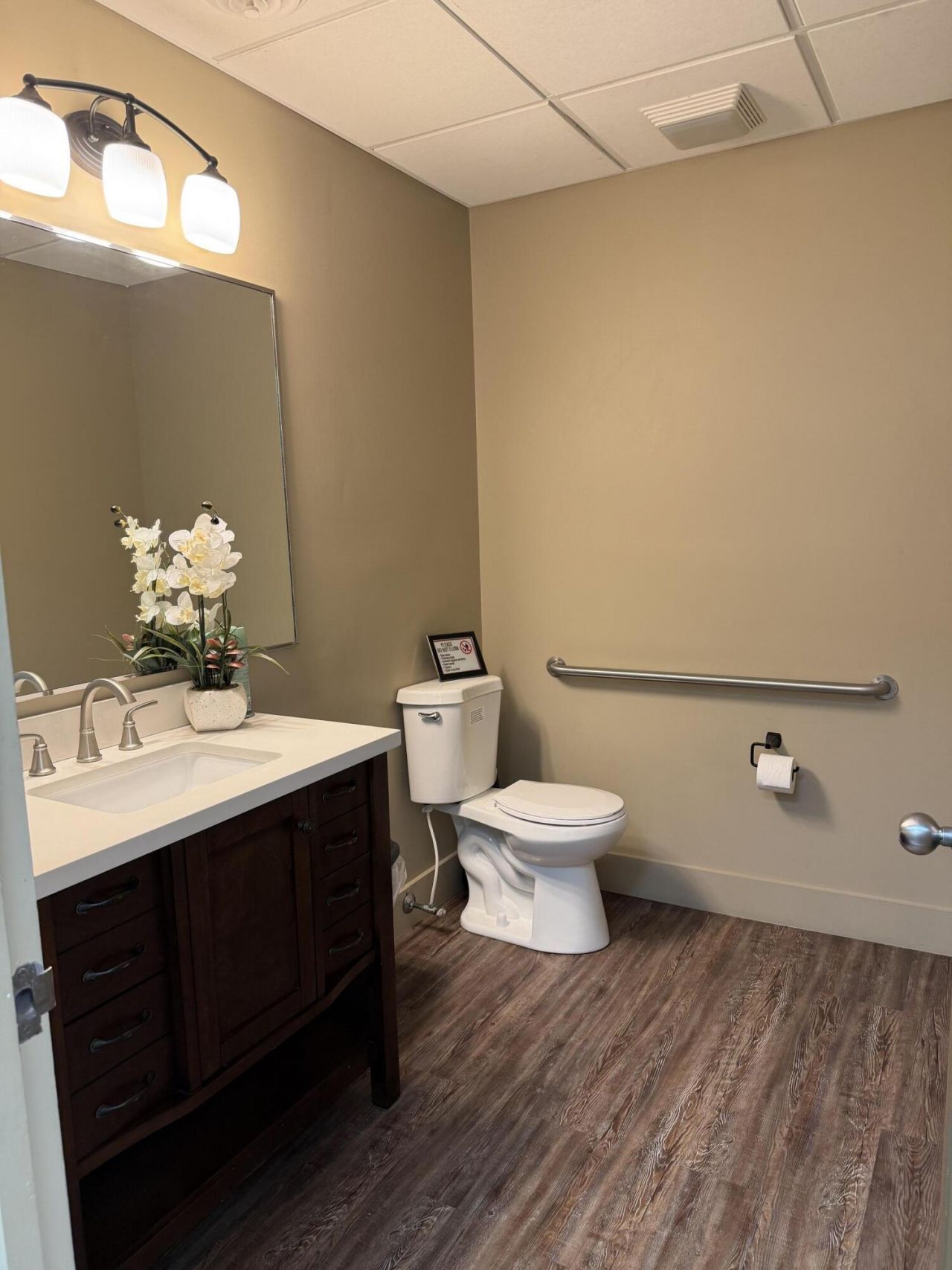 2850 Ashley Phosphate Road Photo 13