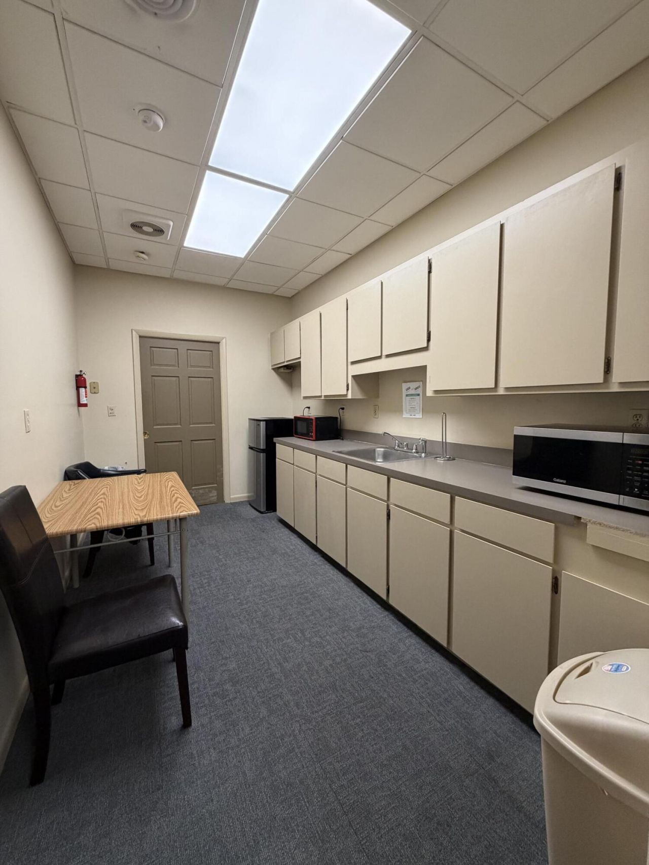 2850 Ashley Phosphate Road Photo 14