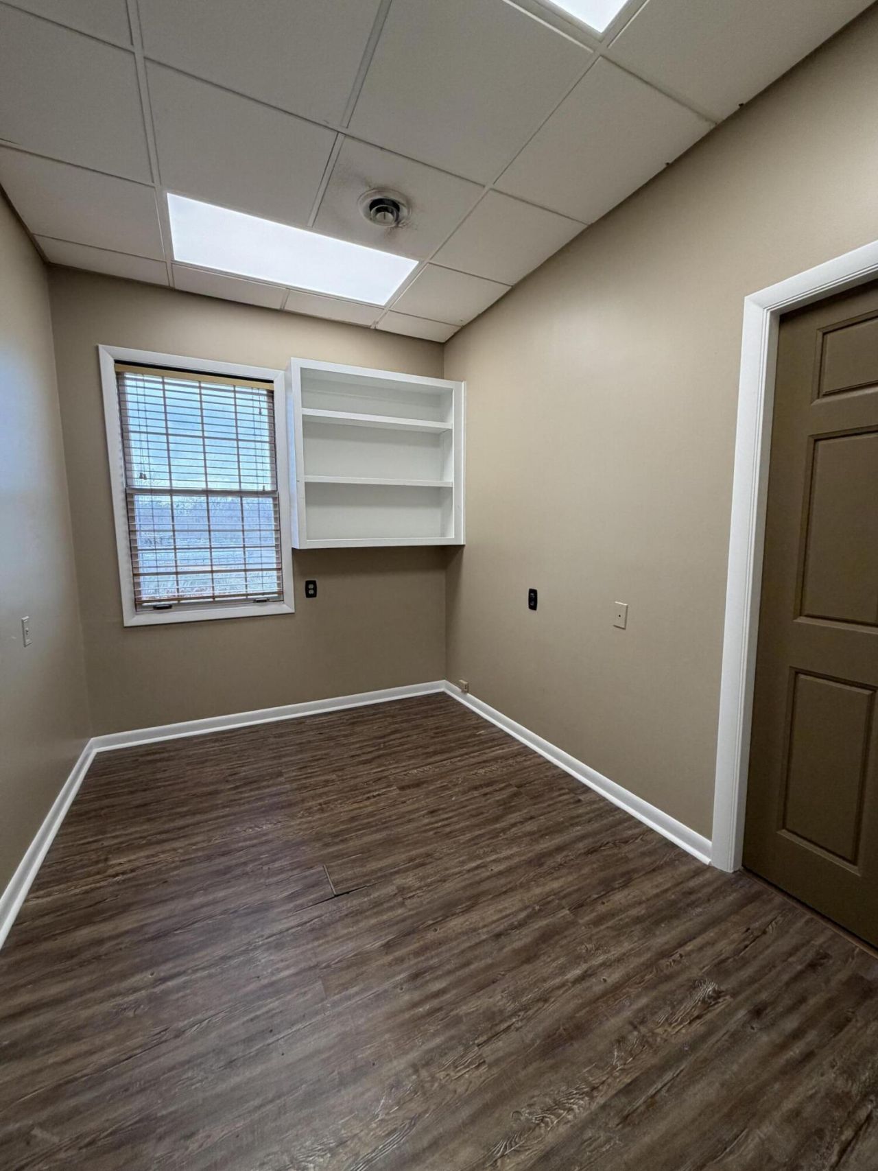 2850 Ashley Phosphate Road Photo 16