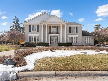 75 S Duval Road, Vlg of Grosse Pointe Shores, MI 48236