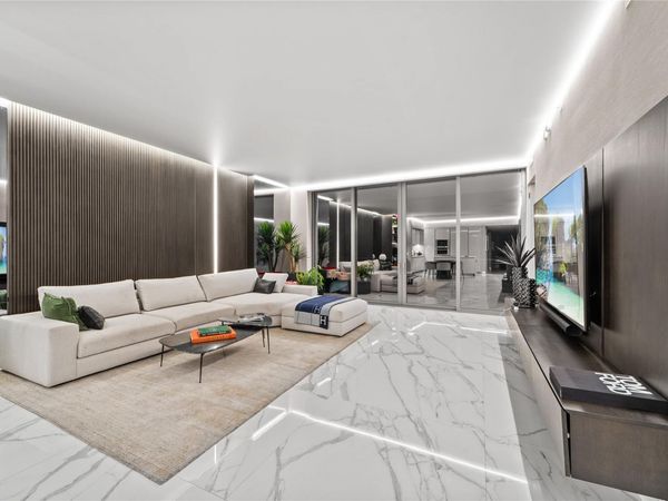 18975 Collins Ave, Unit 3303, Sunny Isles Beach, FL 33160