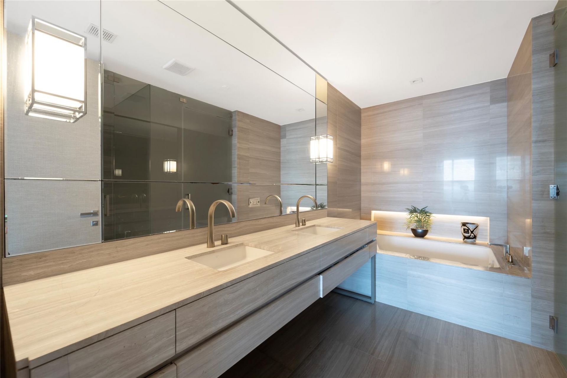 18975 Collins Avenue, Unit 3303, Sunny Isles Beach, FL 33160 Photo