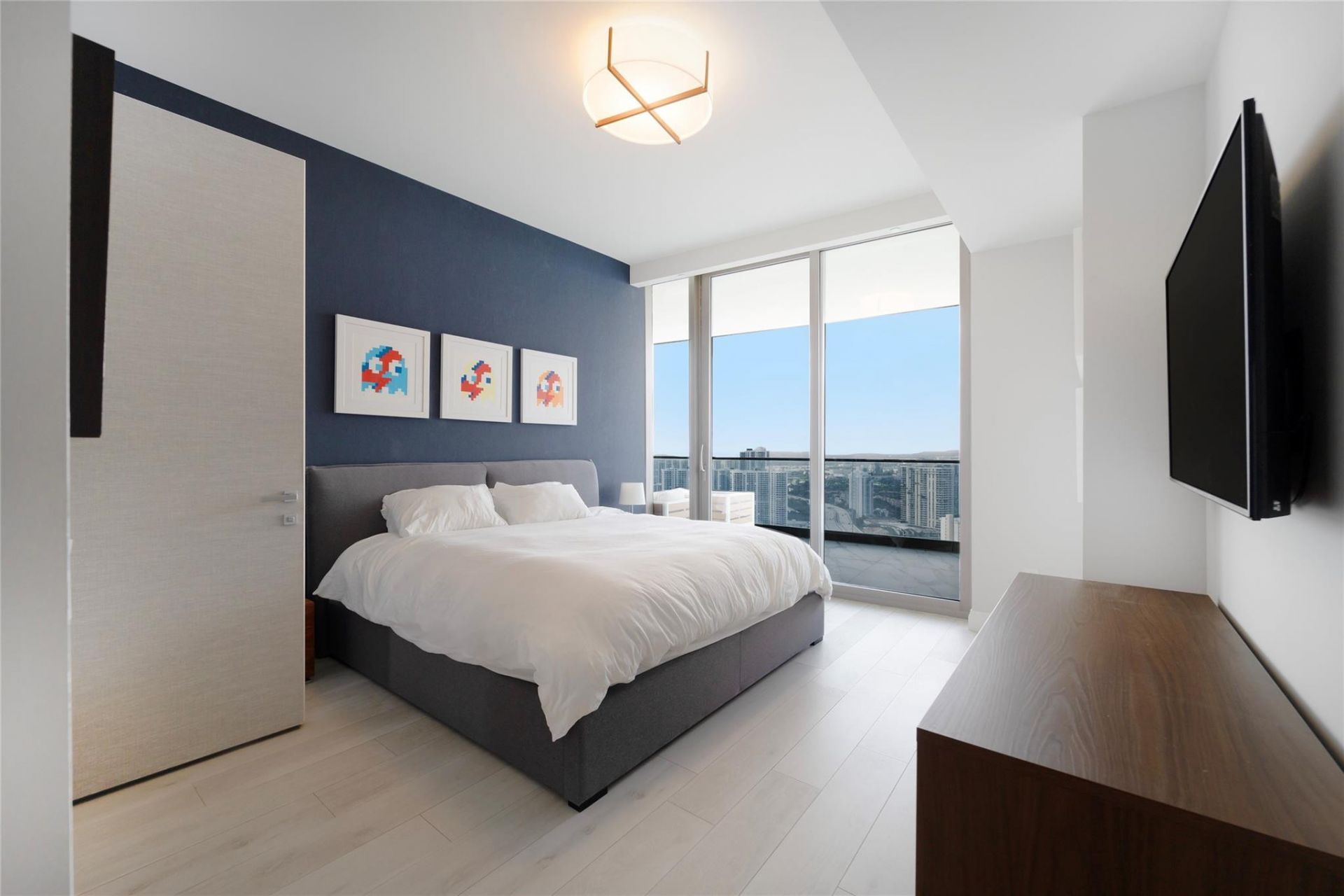 18975 Collins Avenue, Unit 3303, Sunny Isles Beach, FL 33160 Photo