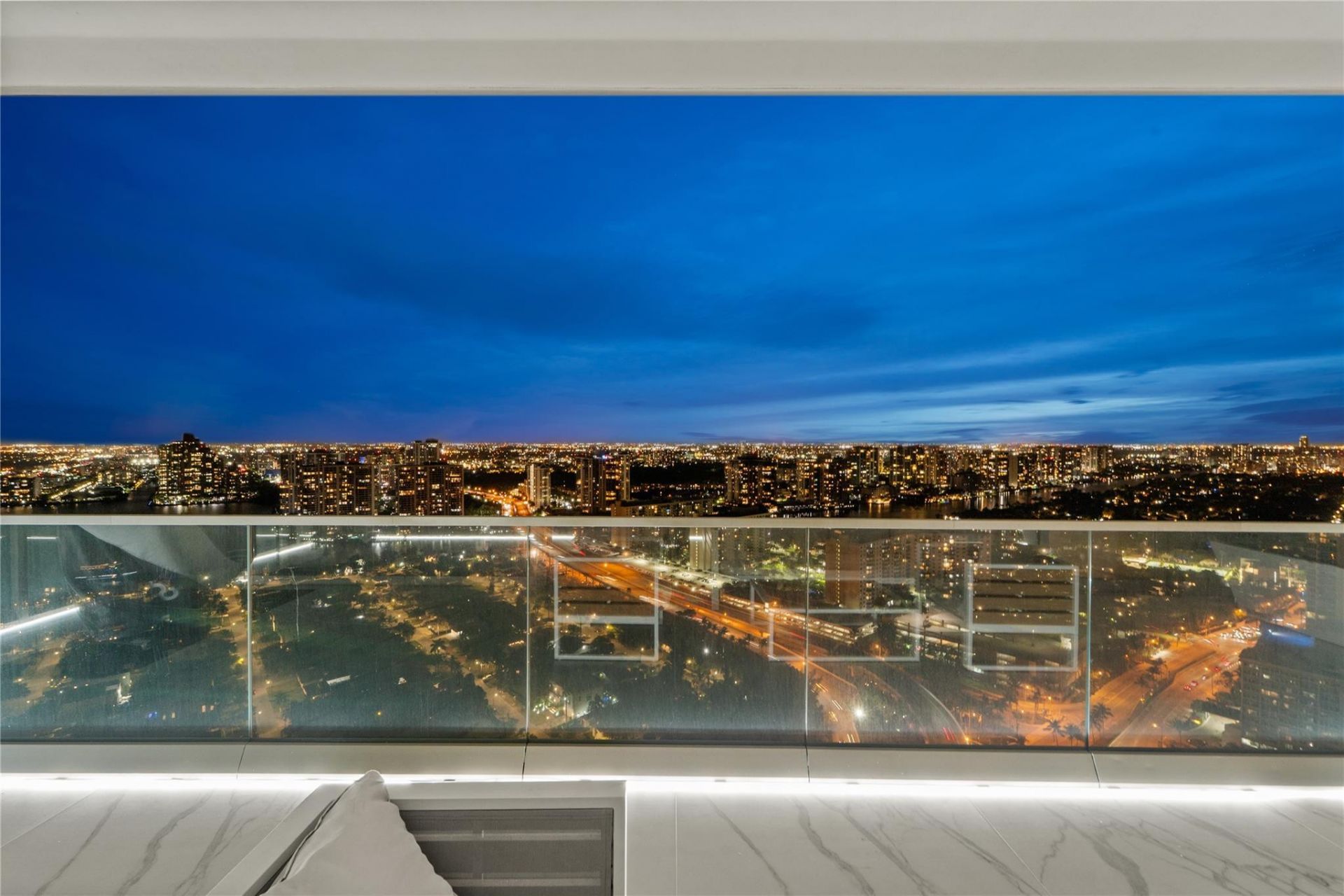 18975 Collins Avenue, Unit 3303, Sunny Isles Beach, FL 33160 Photo