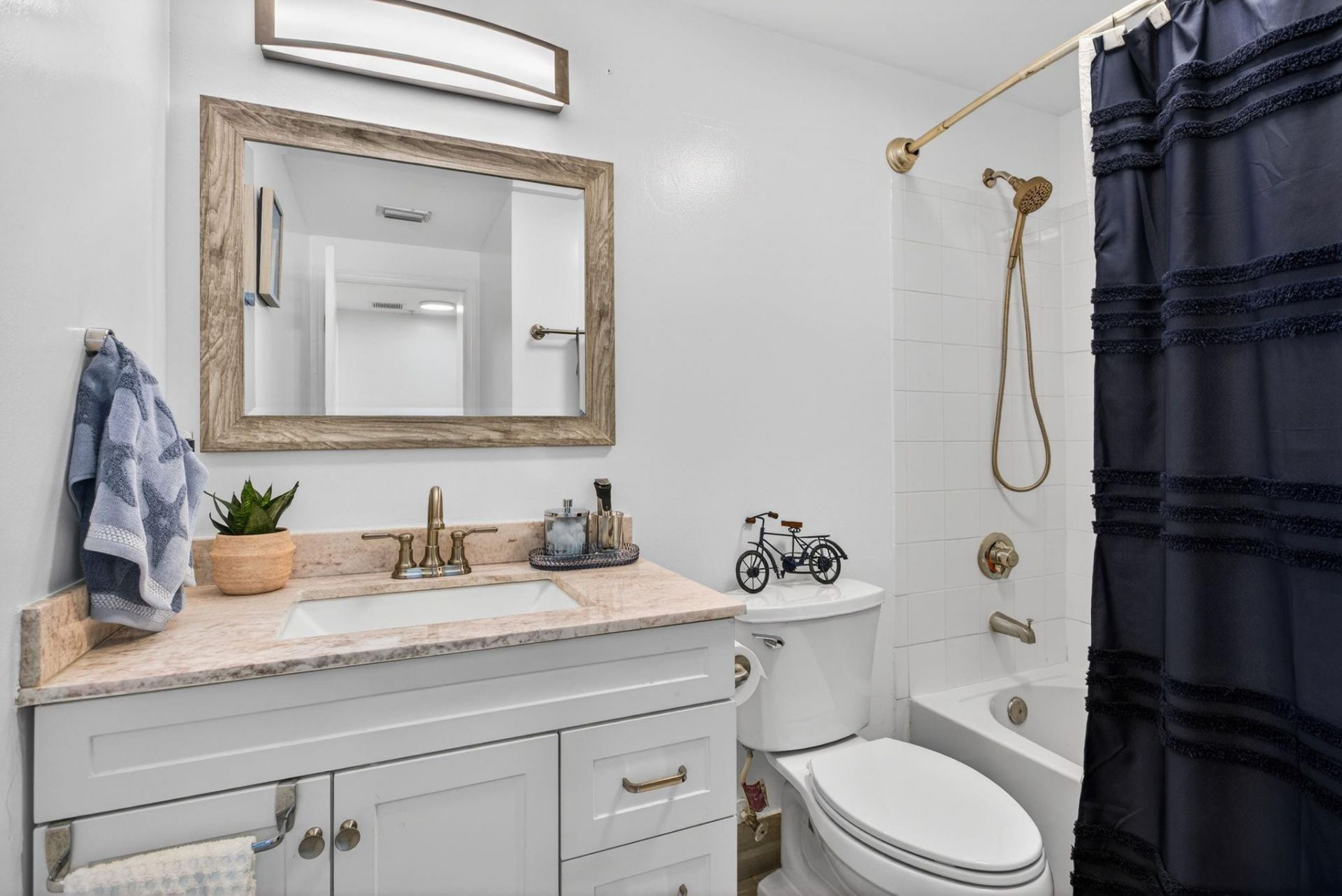 5980 W Sample Road, Unit 204, Coral Springs, FL 33067 Photo