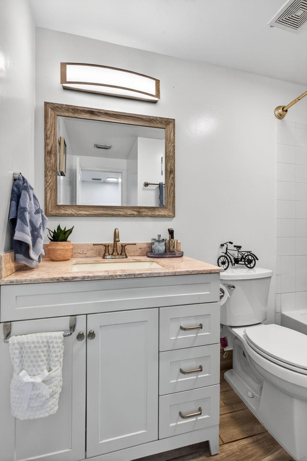 5980 W Sample Road, Unit 204, Coral Springs, FL 33067 Photo