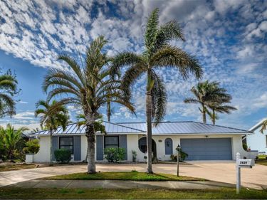 2429 AQUI ESTA DR , PUNTA GORDA, FL 33950