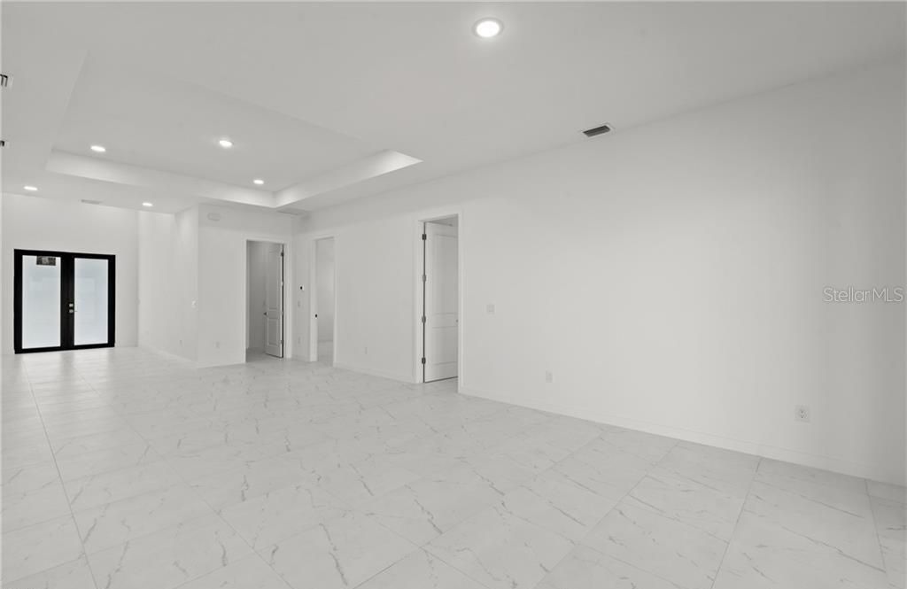 3927 NW 40th Terrace, Cape Coral, FL 33993 Photo